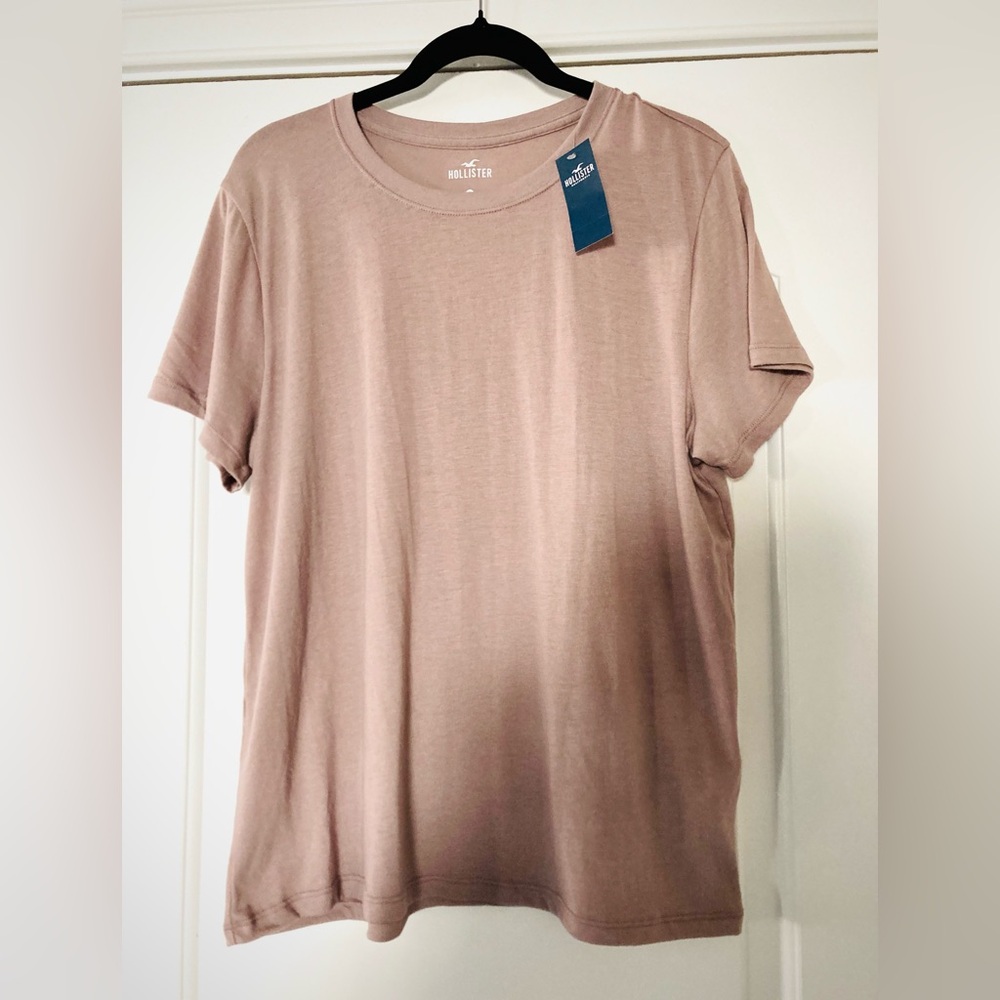 NWT Hollister T-Shirt
